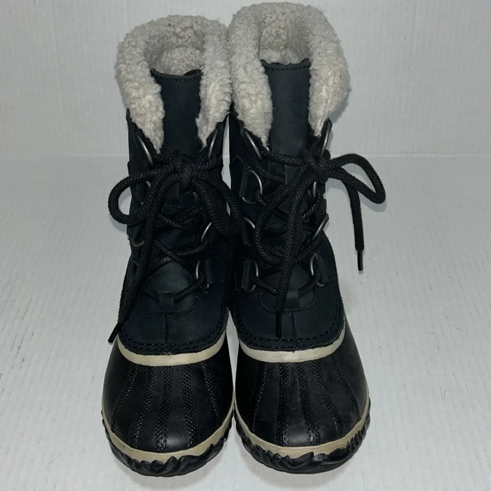 Sorel Caribou Slim Black Winter Boots - Women’s Size 6